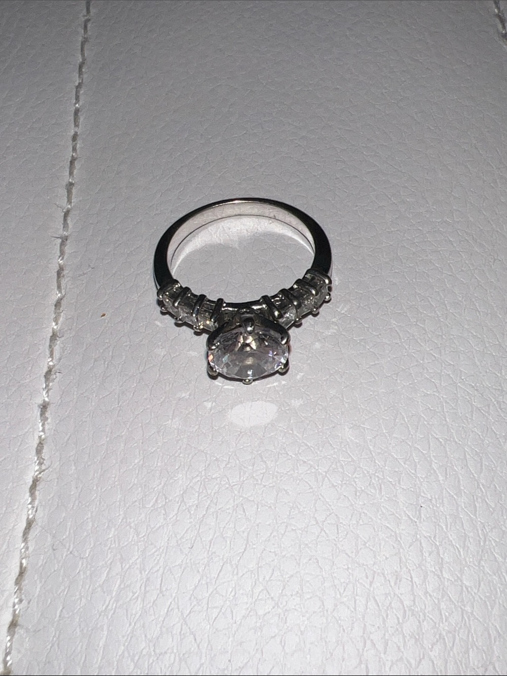 Cubic Zerconia Sparkly Gem Stone Ring